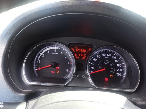 Imagem 11 de 15 de Nissan Versa 2014 1.6 16v Sl Flex 4p