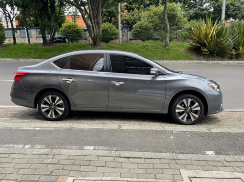 Nissan Sentra Full Exclusive 1.8
