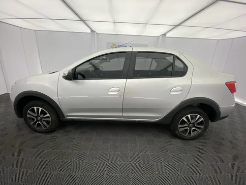 Renault Logan 1.6 Privilege / Intens