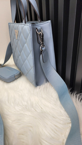 Bolsa Guess Le884781 Nueva 100 % Original Con Etiqueta Celeste Lisa Níquel Celeste