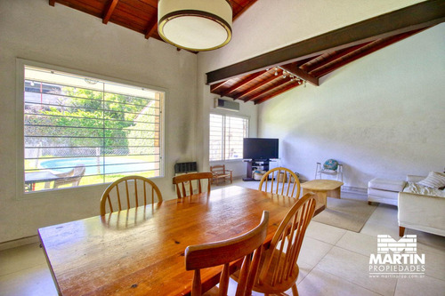 Casa En Venta En Martinez 4 Ambientes Uno En Suite, Jardín Con Pileta, Cochera X 2.