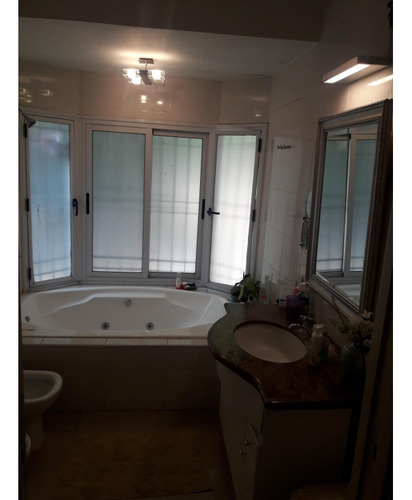 Casa 4 Ambientes -estilo Campo- Castelar Sur