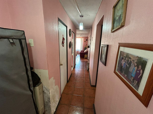 Casa En Venta De 7 Dorm. 3 Baños En Peñalolén