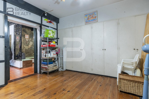Casa De 6 Ambientes Con Cochera, Patio Y Terraza En Venta En Colegiales