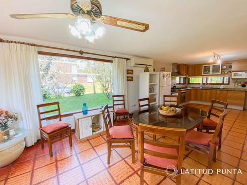 Imagen 6 de 28 de Casa De 4 Dormitorios Y Parrillero - Punta Del Este Jardines De Cordoba