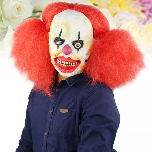 Cara Horrível, Assustadora, Assustadora E Feia De Palhaço Com Peruca  Vermelha Isolada No Fundo Branco. Máscara De Halloween Coulrophobia. -  Vetor De Ações Fotos, retratos, imágenes y fotografía de archivo libres de