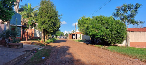 Vendo Casa En El Barrio Santa María, A Una Cuadra De La Ruta Sexta: 1 Habitación Y 2 Baños.