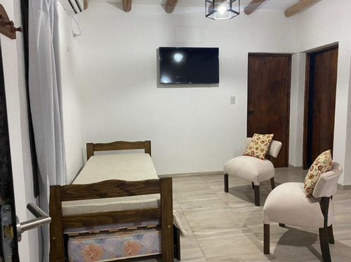 Vendo Complejo De Cabañas 5 Has Con 5 Cabañas Y 3.5 Has De Parral Con Tela. Las Paredes, San Rafael, Mendoza