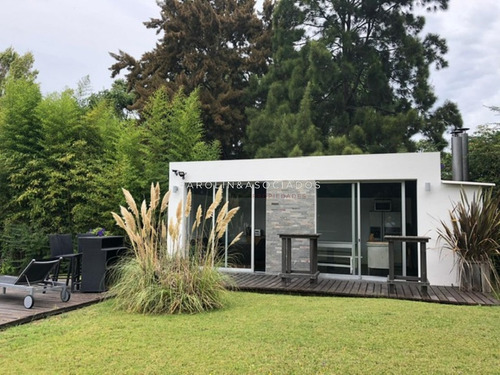 Moderna Casa En San Rafael - Ref: 2869