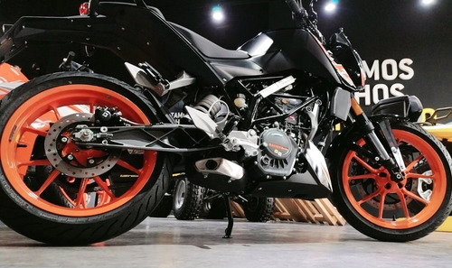 Imagen 6 de 25 de Ktm Duke 200 Blanca 0km 2023 Automoto Lanús