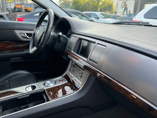 Jaguar XF Premium