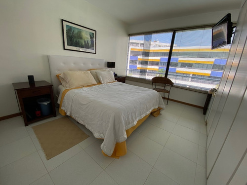 Imagen 7 de 12 de En Venta Apartamento Dúplex Residencia Coral Plaza Lechería / Roger Mongua