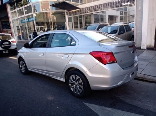 Imagen 5 de 25 de Chevrolet Onix Plus Joy Black 1.4 2023 0km 2022 Prisma Gall6