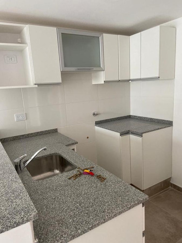 Imagen 2 de 9 de 1 Dormitorio De 42 M2 - Pasco / España