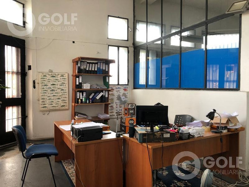 Imagen 2 de 11 de Vendo Local Comercial De Dos Plantas Sobre Una Esquina, Cochera Para 3 Autos, Se Vende Con Renta, Aguada