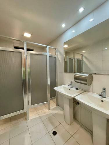 Imagen 6 de 7 de Oficina Moderna En Alquiler En La Vina 330m2 C-6205940