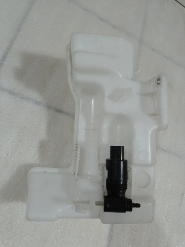 Deposito Limpiabrisas Vw Jetta Mk6 2011-2016 Nuevo Original