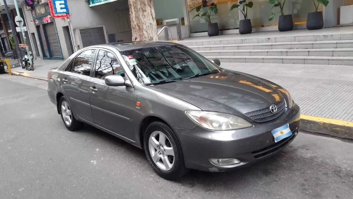 Toyota Camry 2.4 At