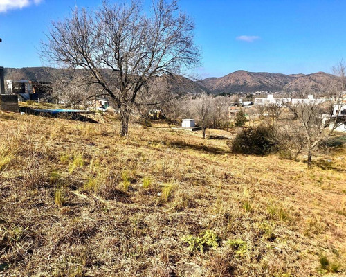 Lote En Venta 1338 M2, Escritura. B° Privado Altos De Carlos Paz, Villa Carlos Paz.
