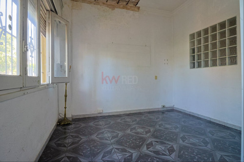 Venta Casa 4 Dormitorios En La Comercial Con Renta!