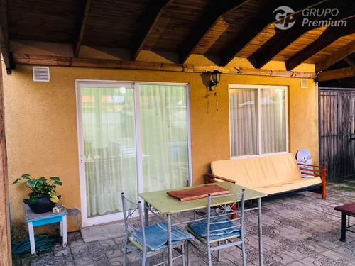 Casa En Venta En Valles Del Country Talca