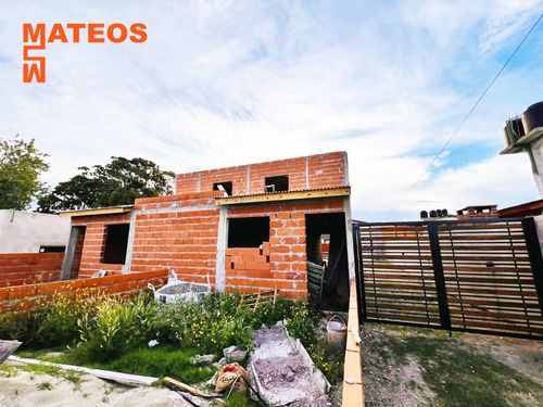 Conjunto De Dúplex Y Chalet A Estrenar  6 E/ 90 Y 91