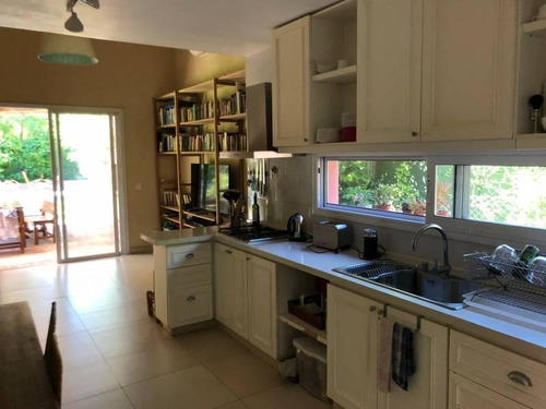 Venta De Excelente Casa Con Muy Buen Jardin