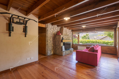 Casa En Venta En Barrio Alihuen Bajo, San Martín De Los Andes, Neuquén, Patagonia Argentina