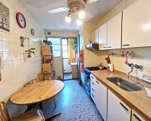 Venta Departamento 3 Ambientes. Muy Buen Estado En El Barrio Floresta
