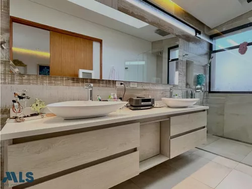 Casa En Venta, Alto De Las Palmas. Bellaterra.(mls#249400)
