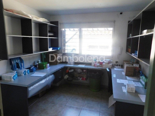 Imagen 18 de 30 de Oficina En Venta Sobre Colectora Acceso Oeste - Moreno