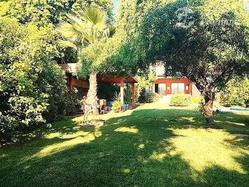 Casa En Venta De 5 Dorm. En La Florida