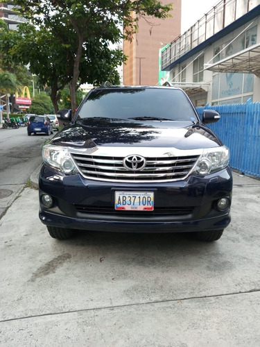 Imagen 11 de 12 de Toyota Fortuner 2015 4x4