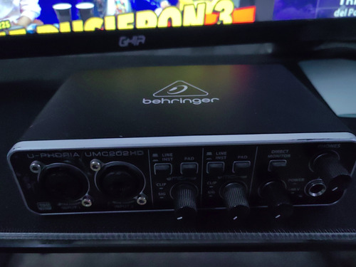 Interfaz Audio Beringher U-phoria Umc202hd Y Micrófono 