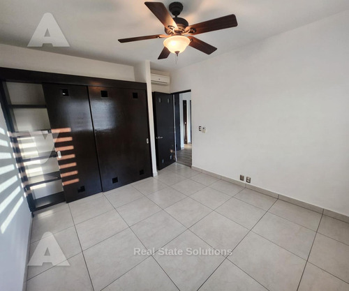 Casa En Venta, 4 Recámaras, 2 Niveles, La Vista, El Table, C