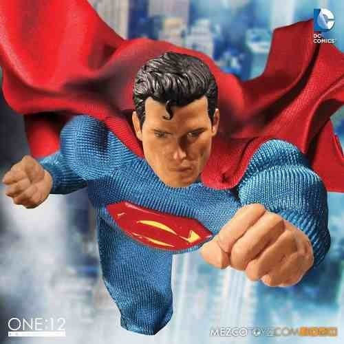Figura de acción  Superman de Mezco Toyz One:12 Collective