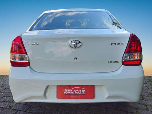 Toyota Etios 1.5 XLS 16V FLEX 4P AUTOMÁTICO