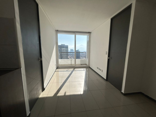 Arriendo Depto. De 2d1b En Pasaje Leonor Cepeda Con Carrion