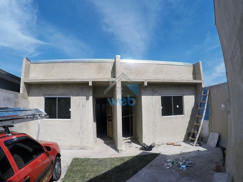 Imagem 1 de 26 de Excelentes Casas Em Pequeno Condomínio No Bairro Campo De Santana, Com Dois Quartos, Sala, Cozinha Americana, Banheiro Social E Área De Serviços. - Ca01630 - 70039866