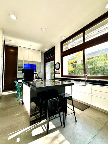 Valle Escondido Arq. G. Mardones: Lujo, Vistas Y Ambientes