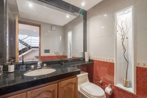 Apartamento En Venta En Chicó Navarra. Cod V16129