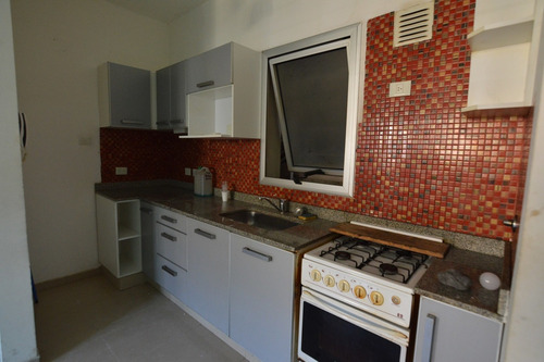Imagen 2 de 22 de Ph T/casa Frente Con Patio Y Parrilla 2 Ambientes