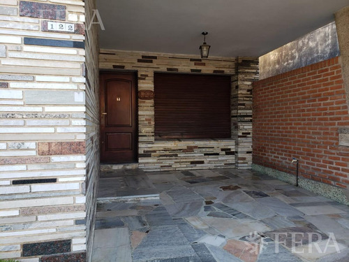 Imagen 3 de 14 de Venta Ph 2 Ambientes Con Espacio Guardacoches, Patio Y Terraza En Sarandí (30183)