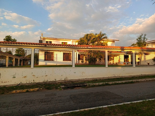 Casa En Urbanizacion Colinas De Guataparo, Valencia, Conjunto Cerrado. Vende Lino Juvinao