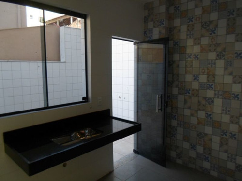 Imagem 7 de 10 de Apartamento Com Área Privativa 02 Quartos Arvoredo - 1058