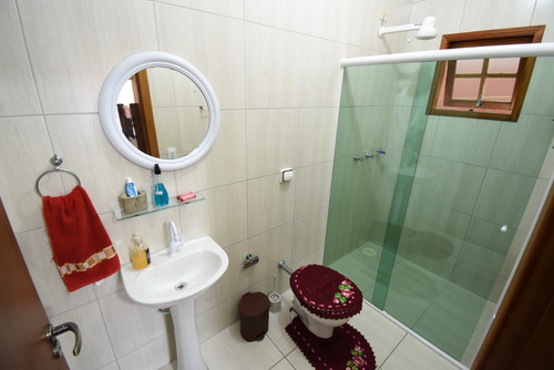 Imagem 13 de 25 de Casa À 100 M Da Praia Com Piscina À Venda Em Peruíbe