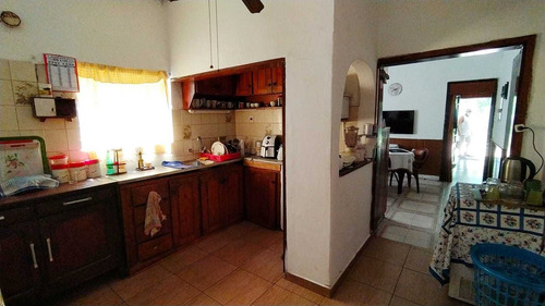 Se Vende Casa 4 Dormitorios Ene Gral Flores Y Propios