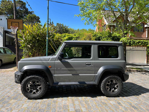 Imagen 3 de 25 de Suzuki Jimny Glx