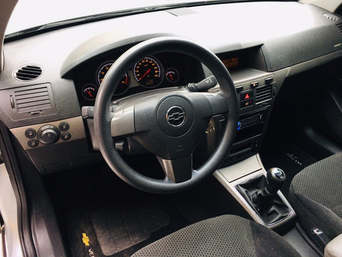Imagem 4 de 14 de Chevrolet Vectra Hatch Gt