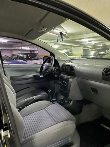 Volkswagen Suran 1.6 I Trendline 90b 2010
